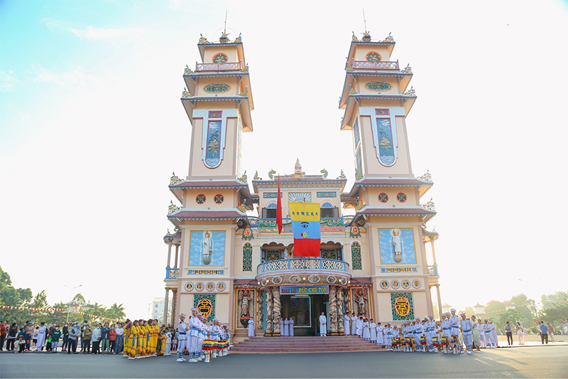 Du lịch & hành hương tại Tòa Thánh Tây Ninh của đạo Cao Đài